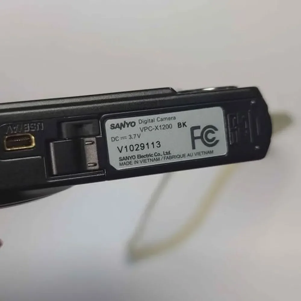 Sanyo VPC-X1200 Digital Camera